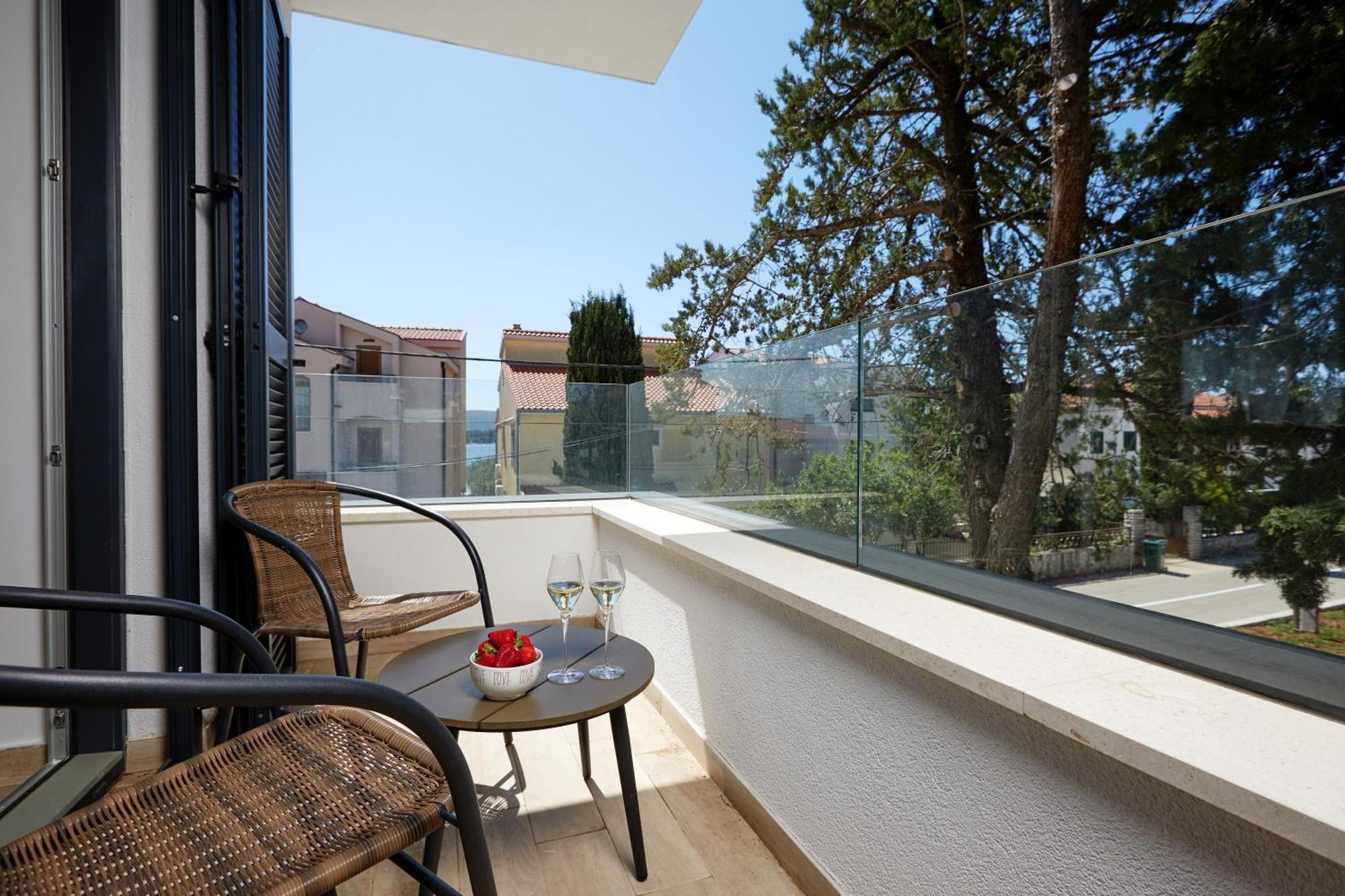 Apartments Nika Turanj Habitación foto
