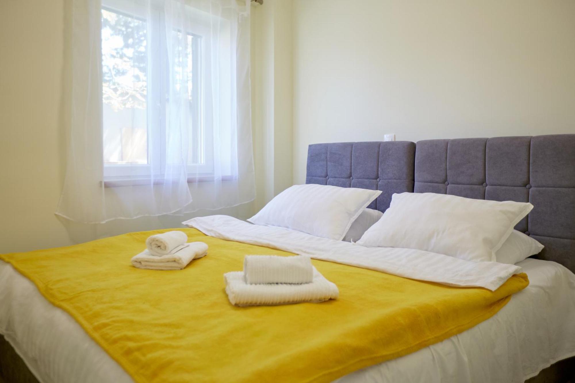 Apartments Nika Turanj Habitación foto