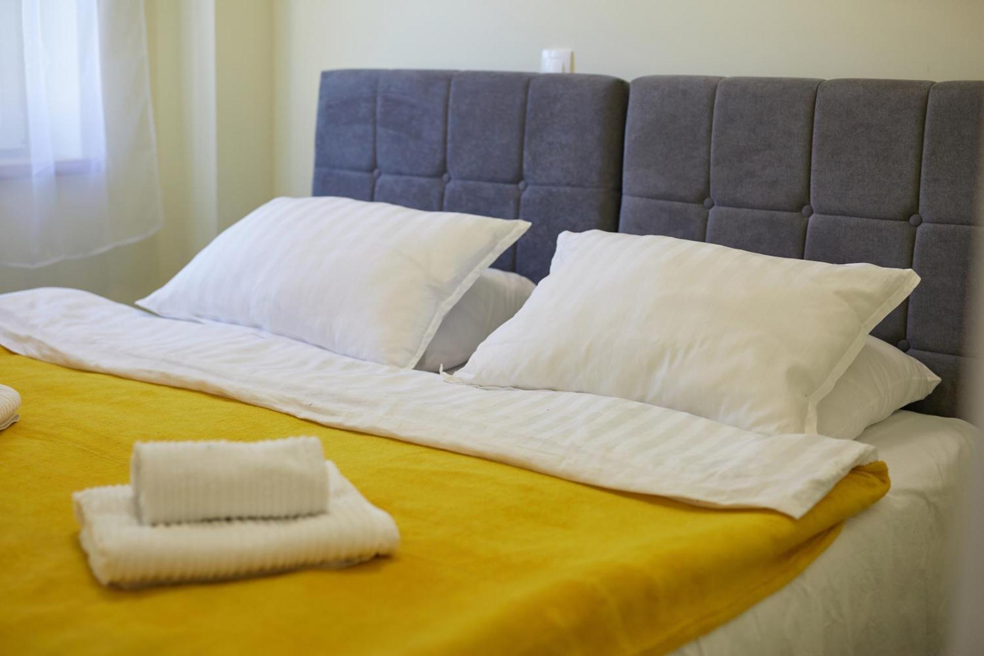 Apartments Nika Turanj Habitación foto
